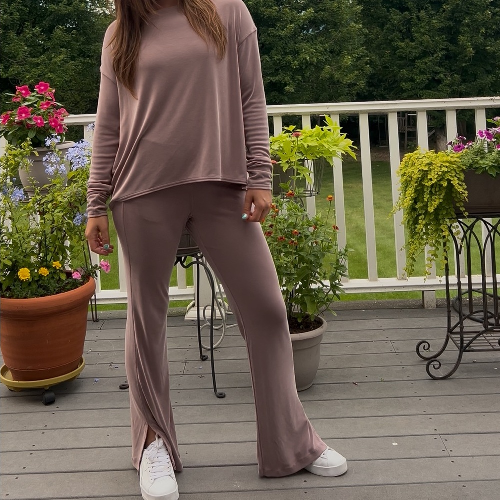 Lulu Lemon Lounge Set